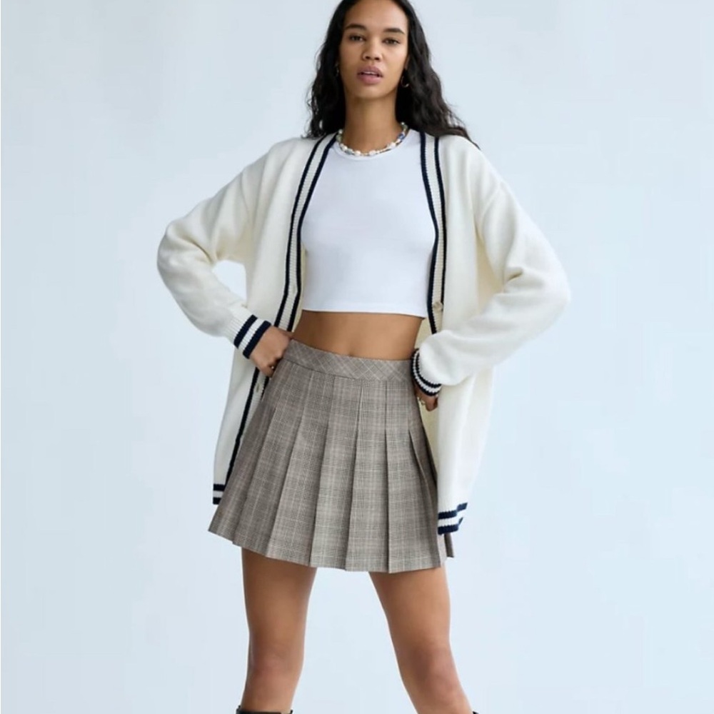 Aritzia Sunday Best Plaid Mini Skirt in Beige size 4 Checkered Mini in Beige - Picture 2 of 9